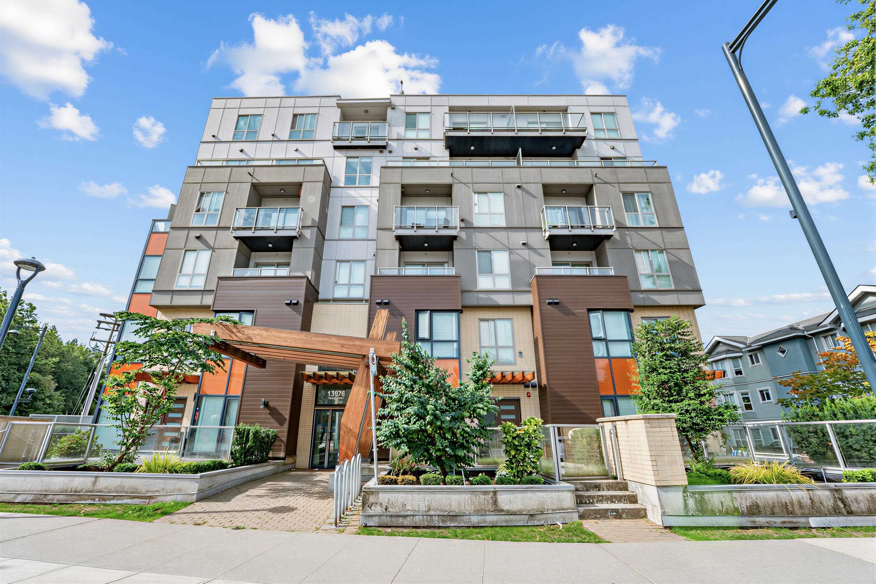601 13978 FRASER HIGHWAY