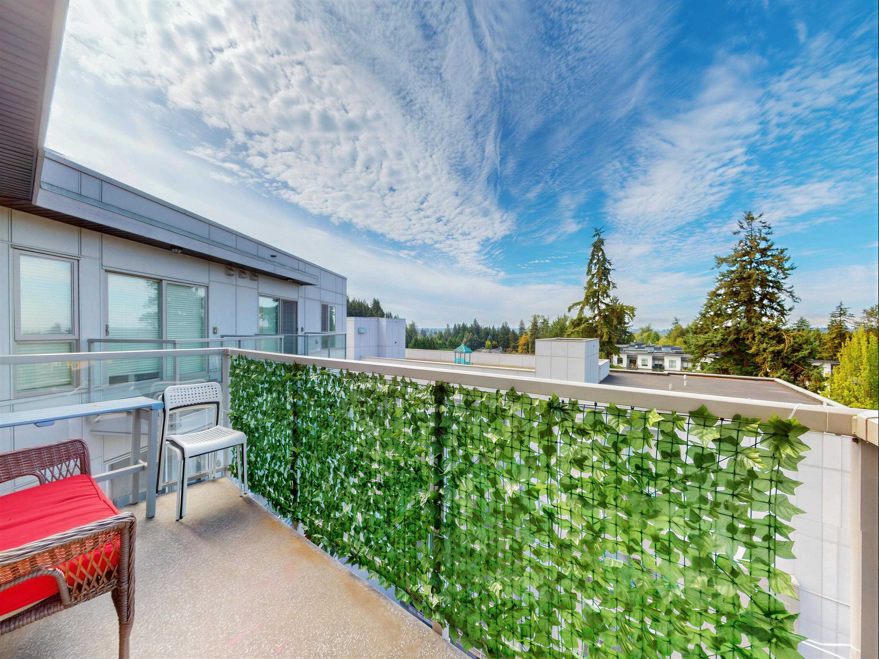 601 13978 FRASER HIGHWAY
