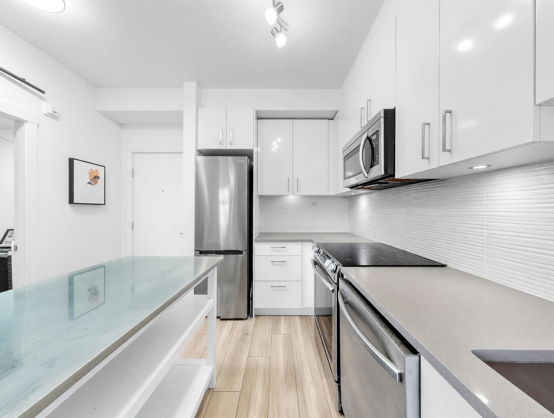 601 13978 FRASER HIGHWAY