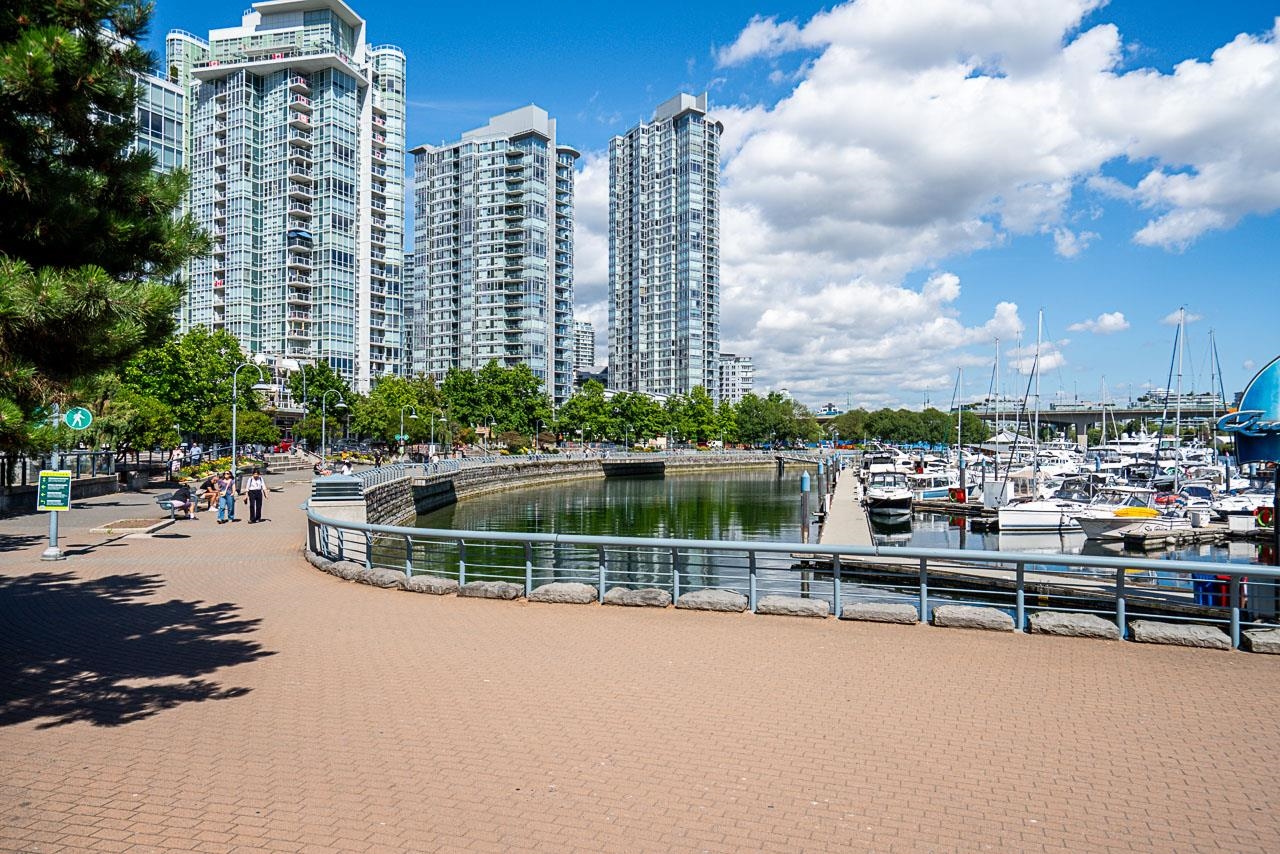 505 1201 MARINASIDE CRESCENT
