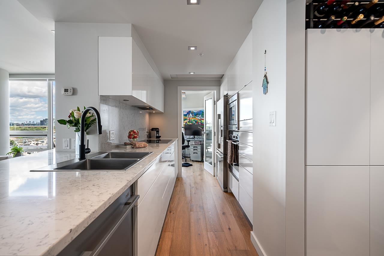 505 1201 MARINASIDE CRESCENT
