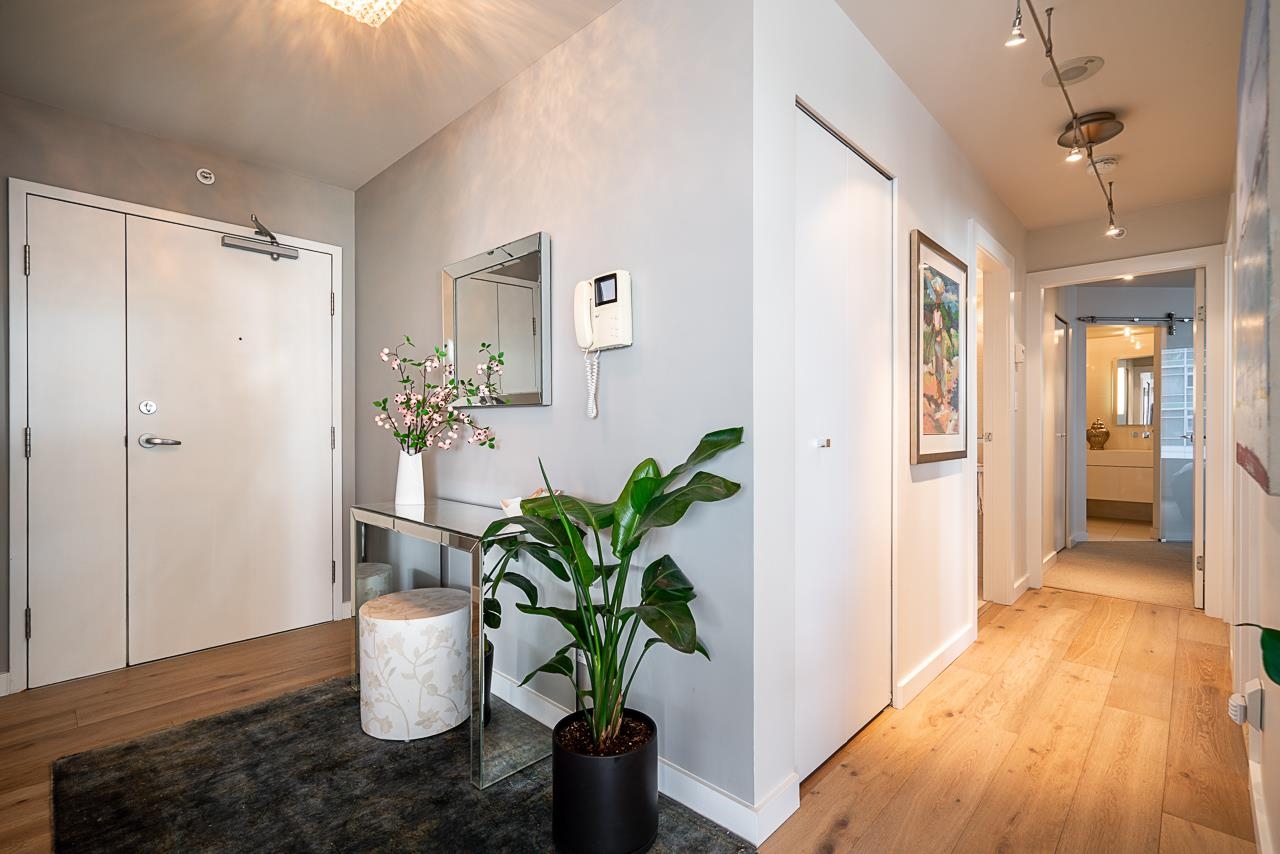 505 1201 MARINASIDE CRESCENT