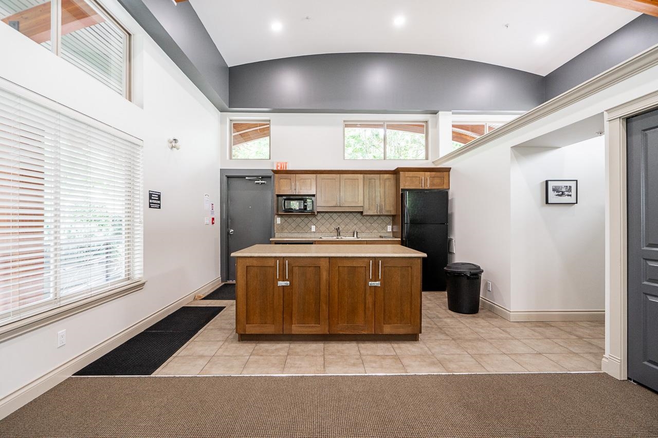 201 15357 17A AVENUE