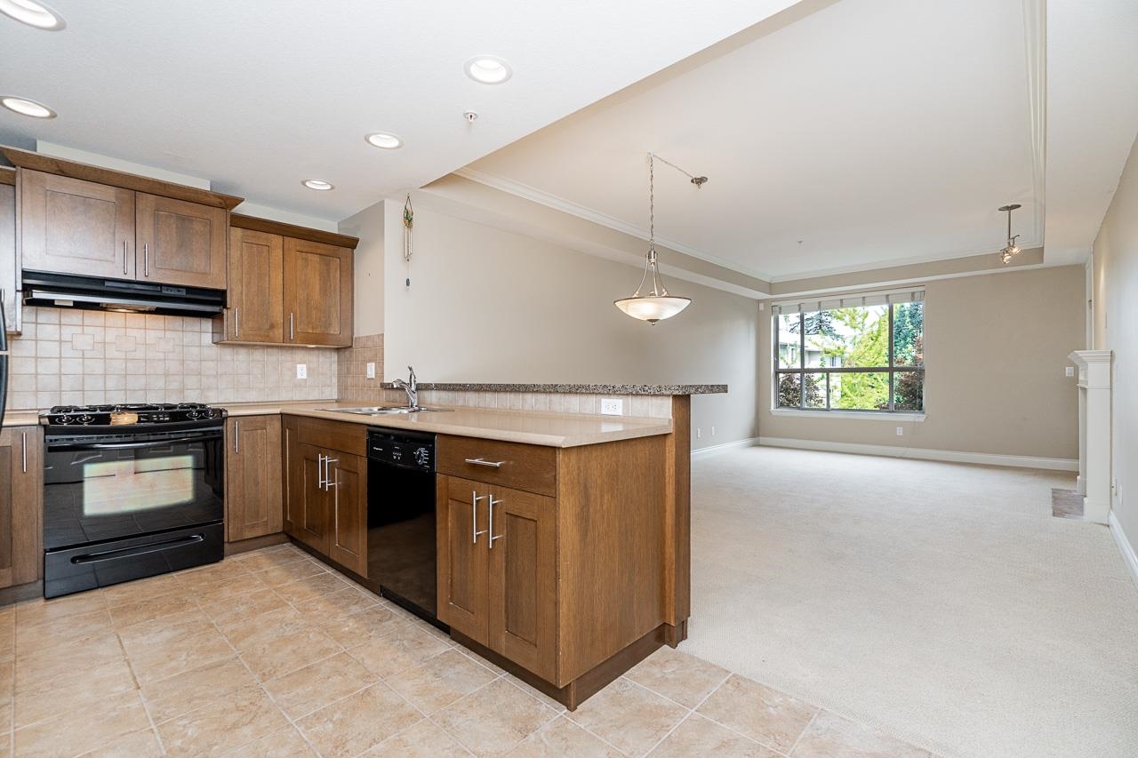 201 15357 17A AVENUE