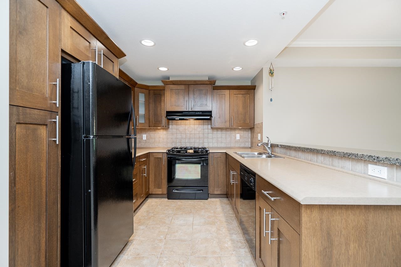 201 15357 17A AVENUE