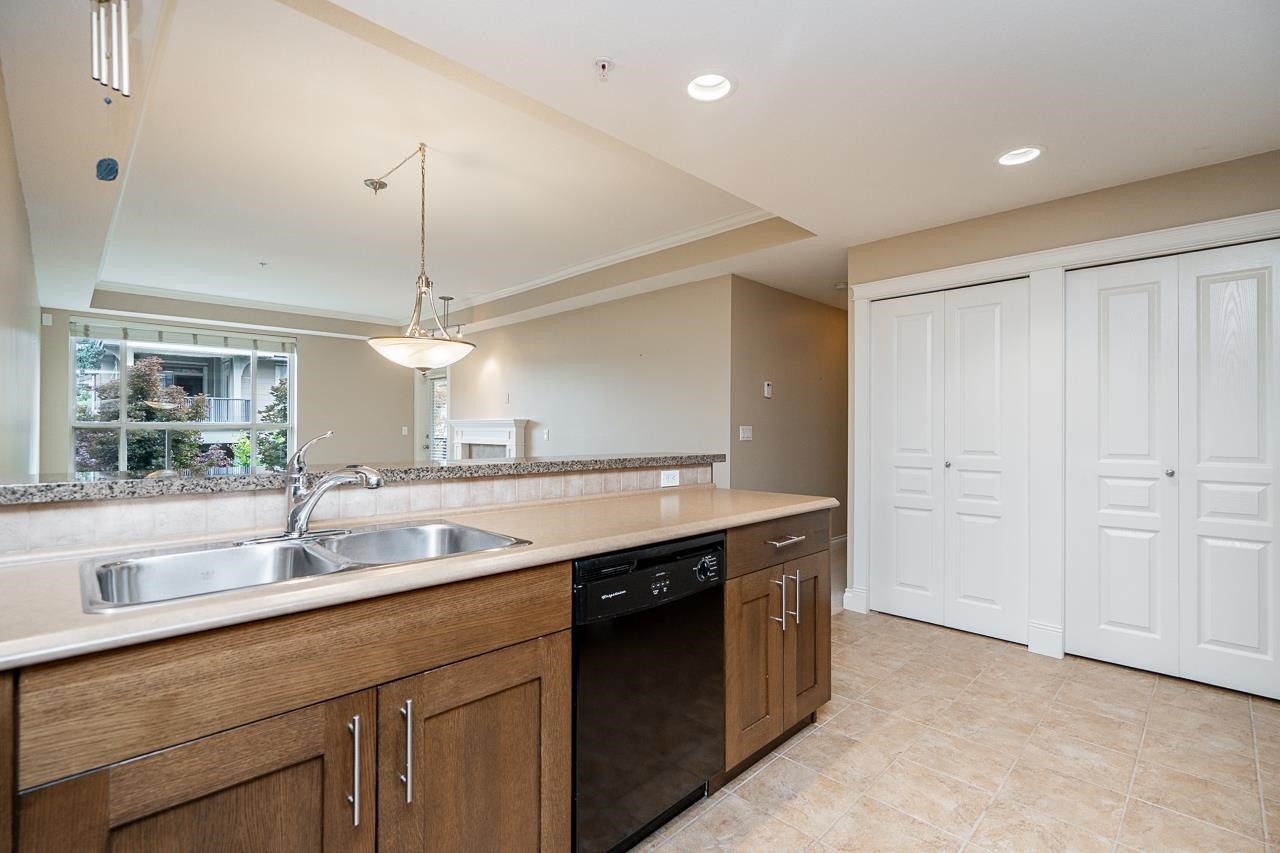 201 15357 17A AVENUE