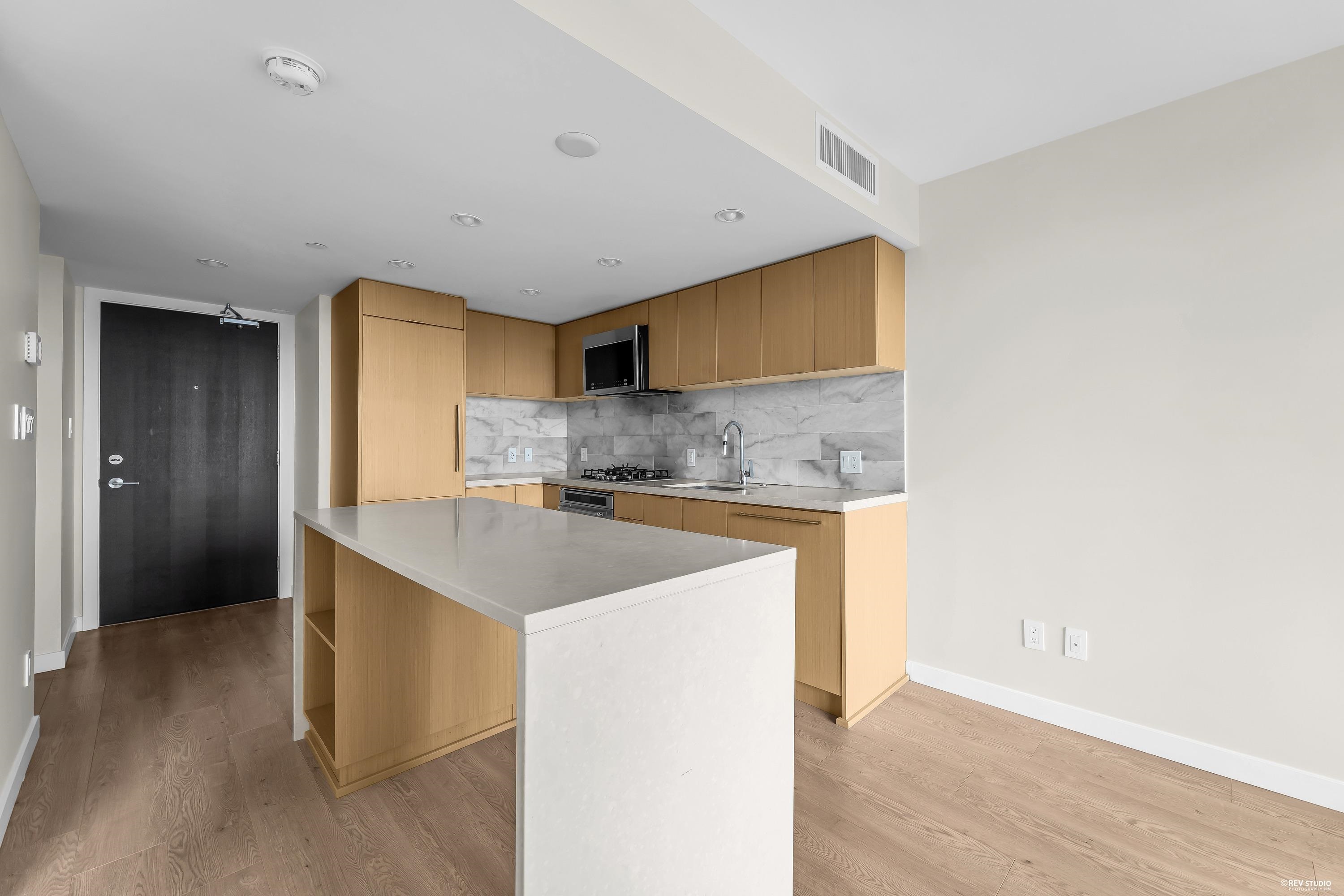 2405 8189 CAMBIE STREET