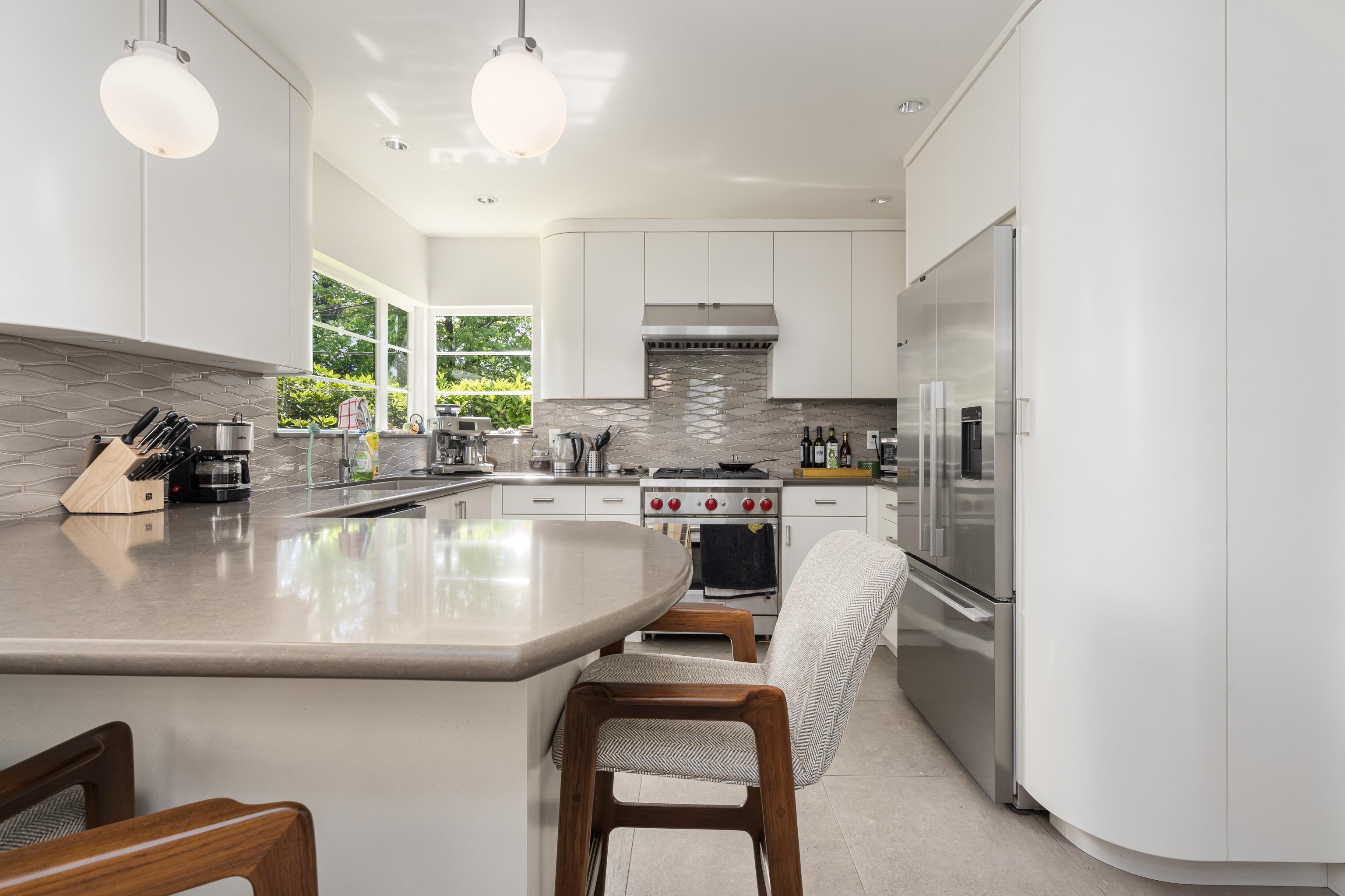 696 W 27TH AVENUE