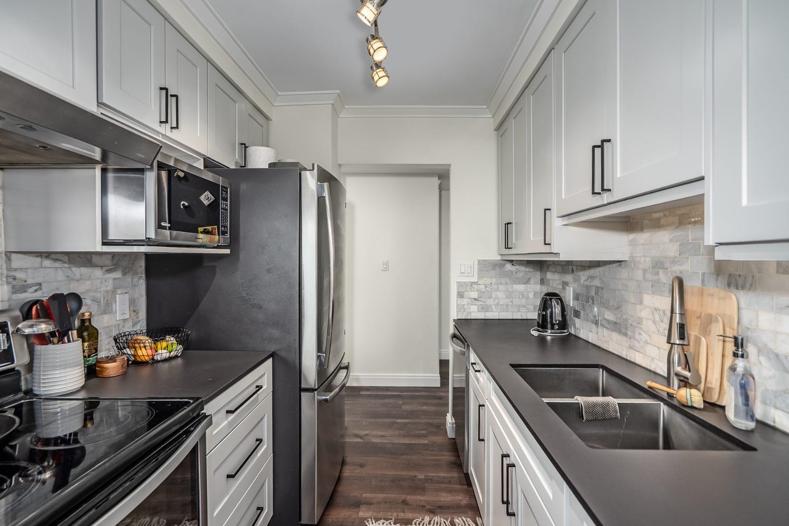 1808 2041 BELLWOOD AVENUE