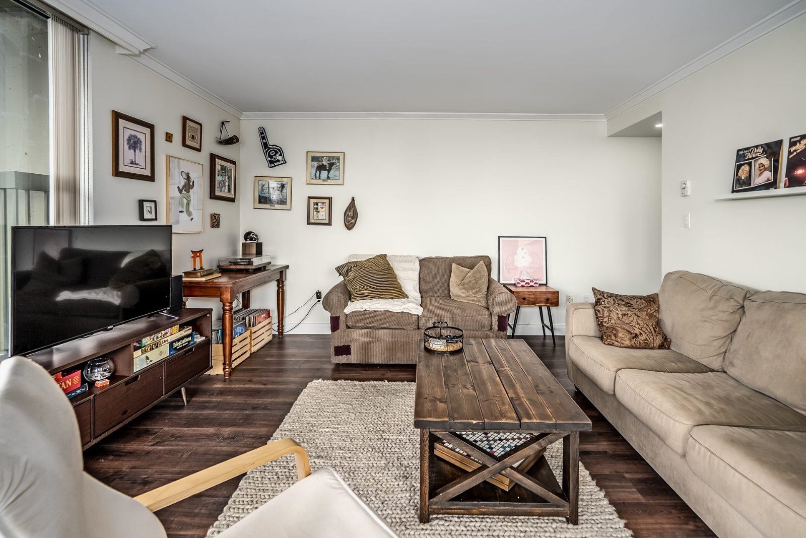 1808 2041 BELLWOOD AVENUE