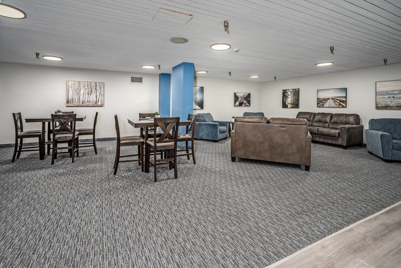 1808 2041 BELLWOOD AVENUE