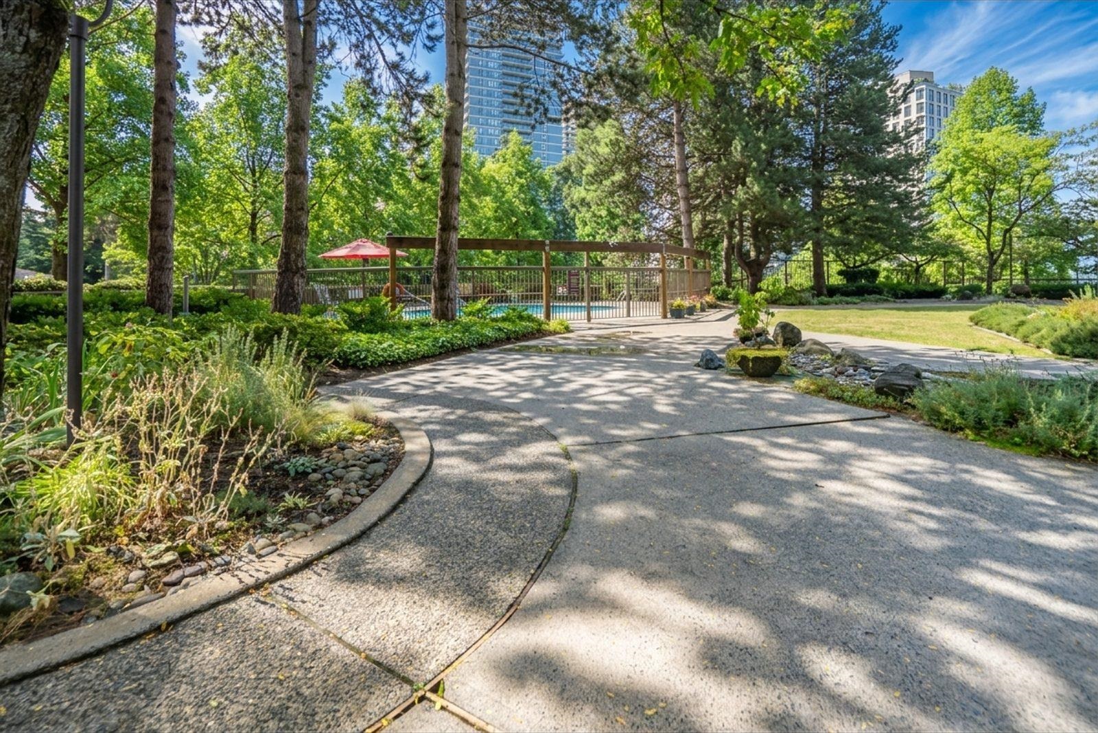 1808 2041 BELLWOOD AVENUE