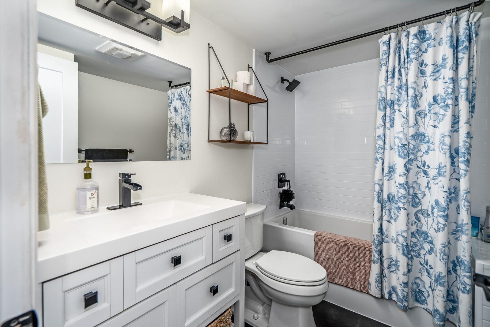 1808 2041 BELLWOOD AVENUE