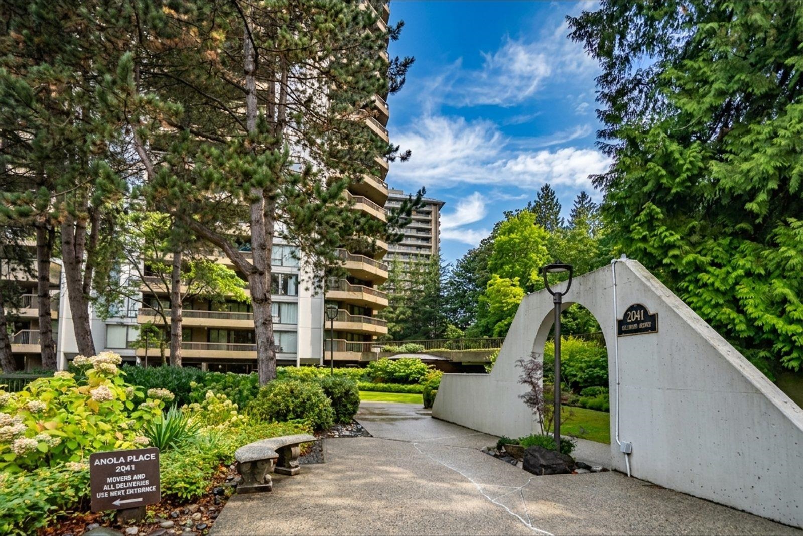 1808 2041 BELLWOOD AVENUE