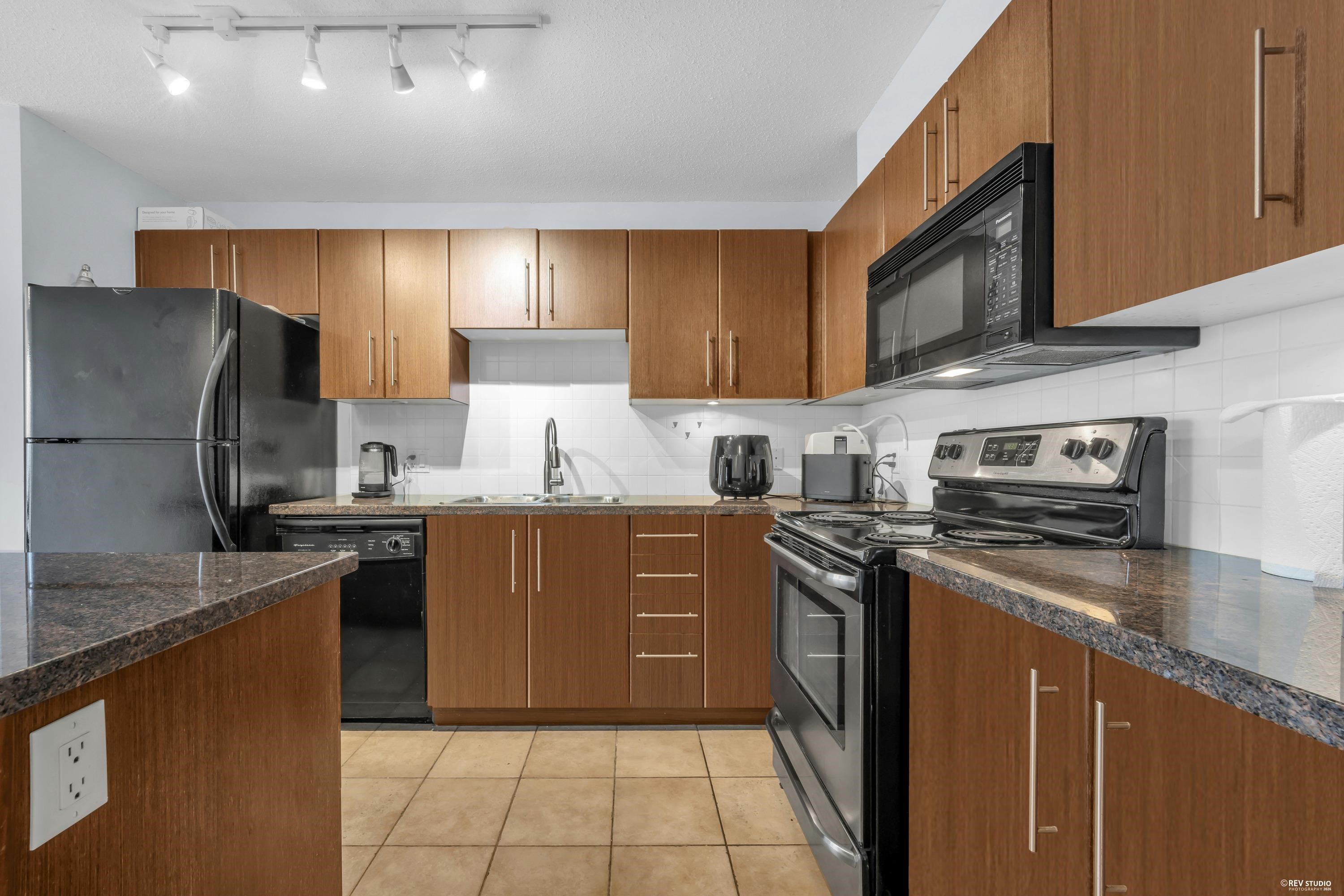 1607 2138 MADISON AVENUE