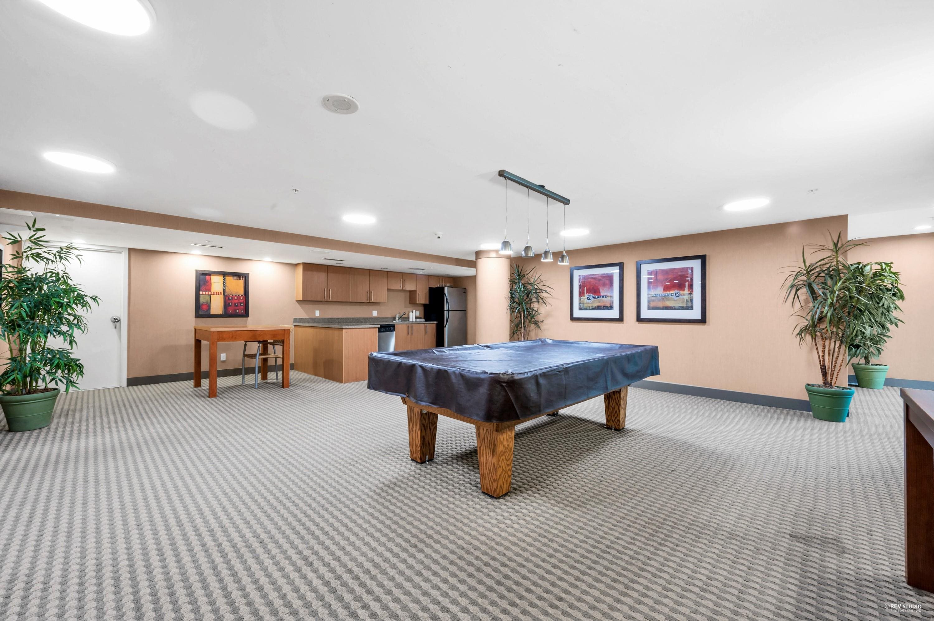 1607 2138 MADISON AVENUE
