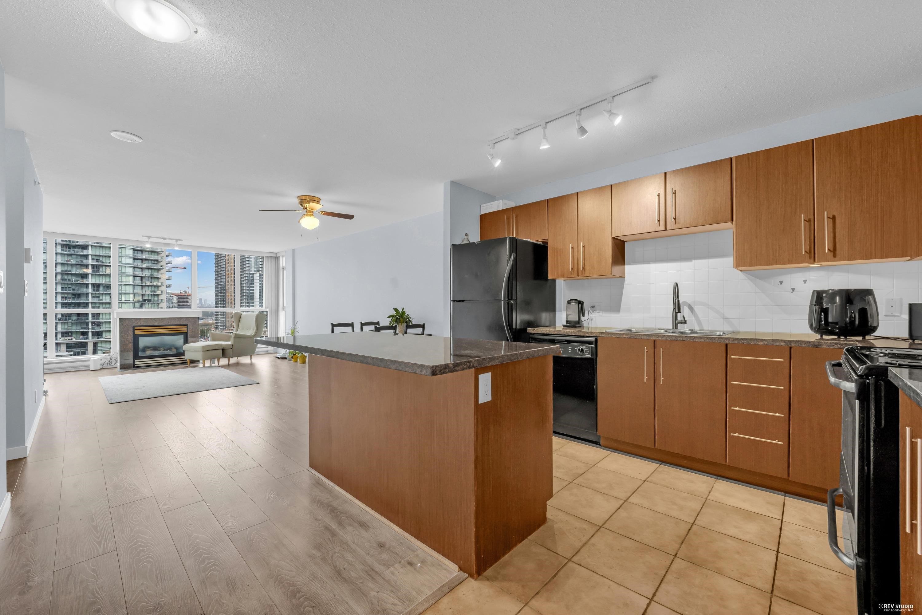 1607 2138 MADISON AVENUE