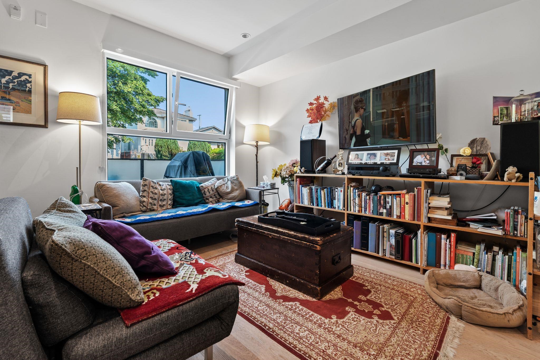 156 W WOODSTOCK AVENUE