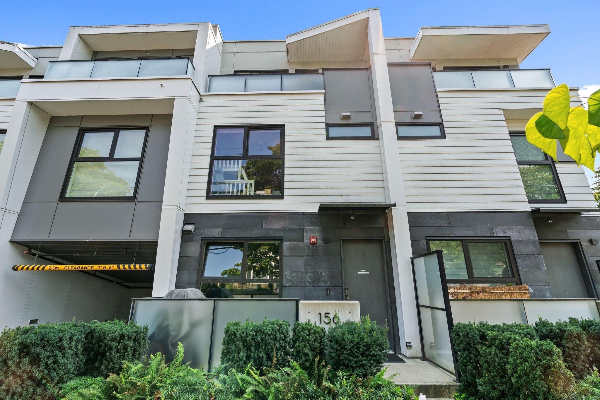156 W WOODSTOCK AVENUE