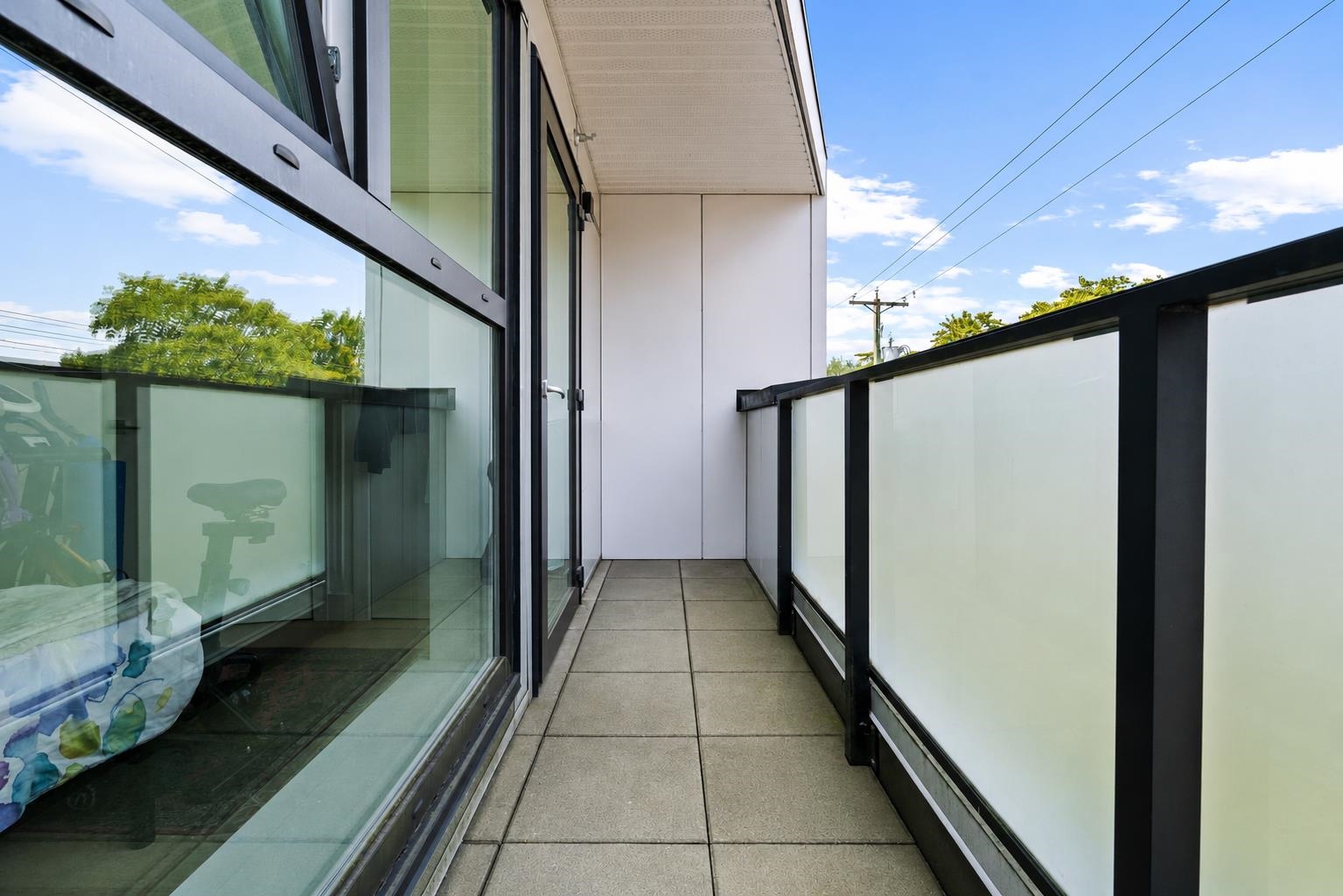 156 W WOODSTOCK AVENUE