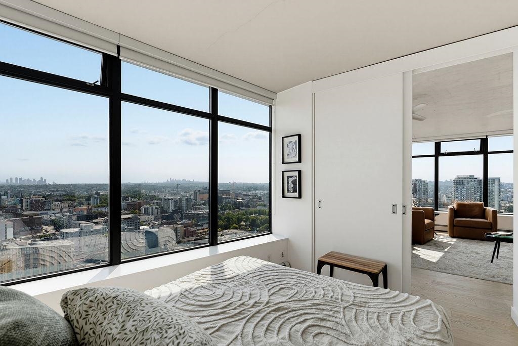 2804 108 W CORDOVA STREET