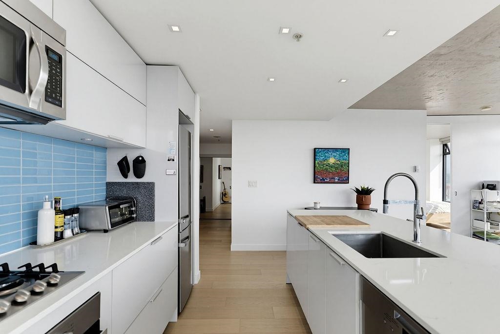 2804 108 W CORDOVA STREET