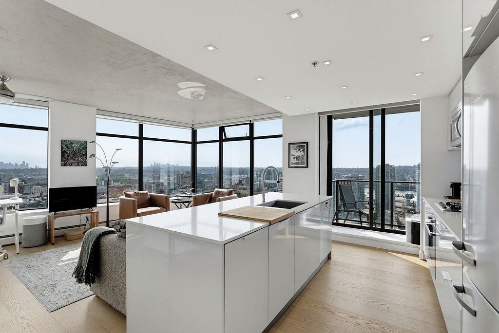 2804 108 W CORDOVA STREET