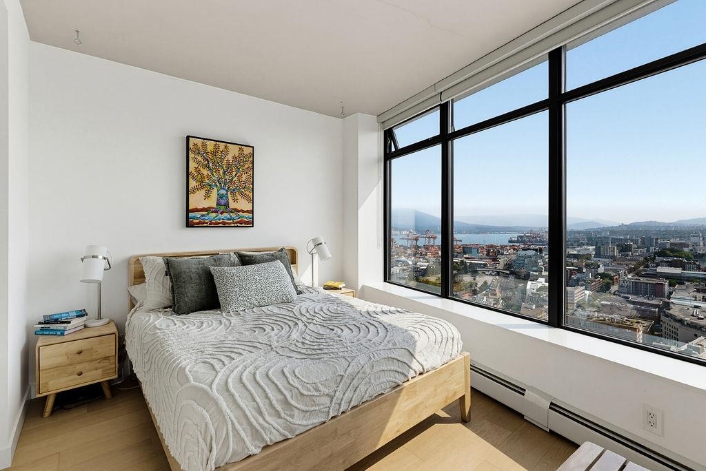 2804 108 W CORDOVA STREET