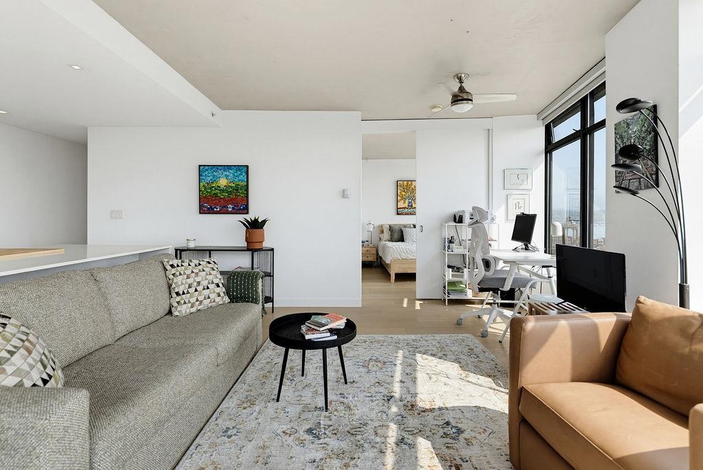 2804 108 W CORDOVA STREET