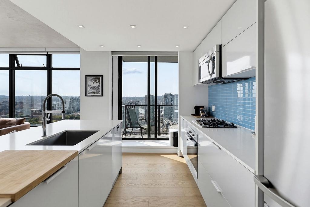 2804 108 W CORDOVA STREET