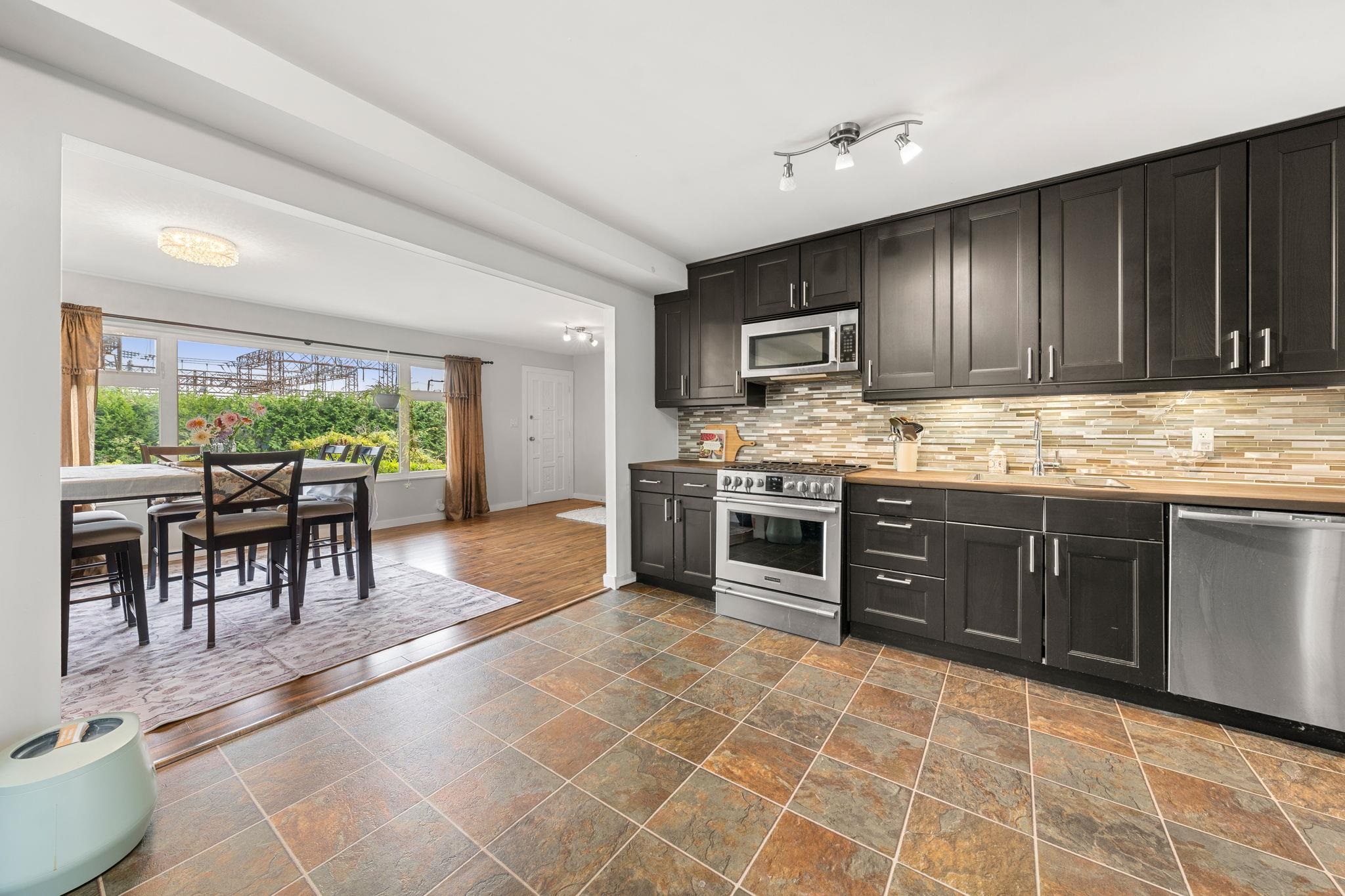 462 E 4TH STREET