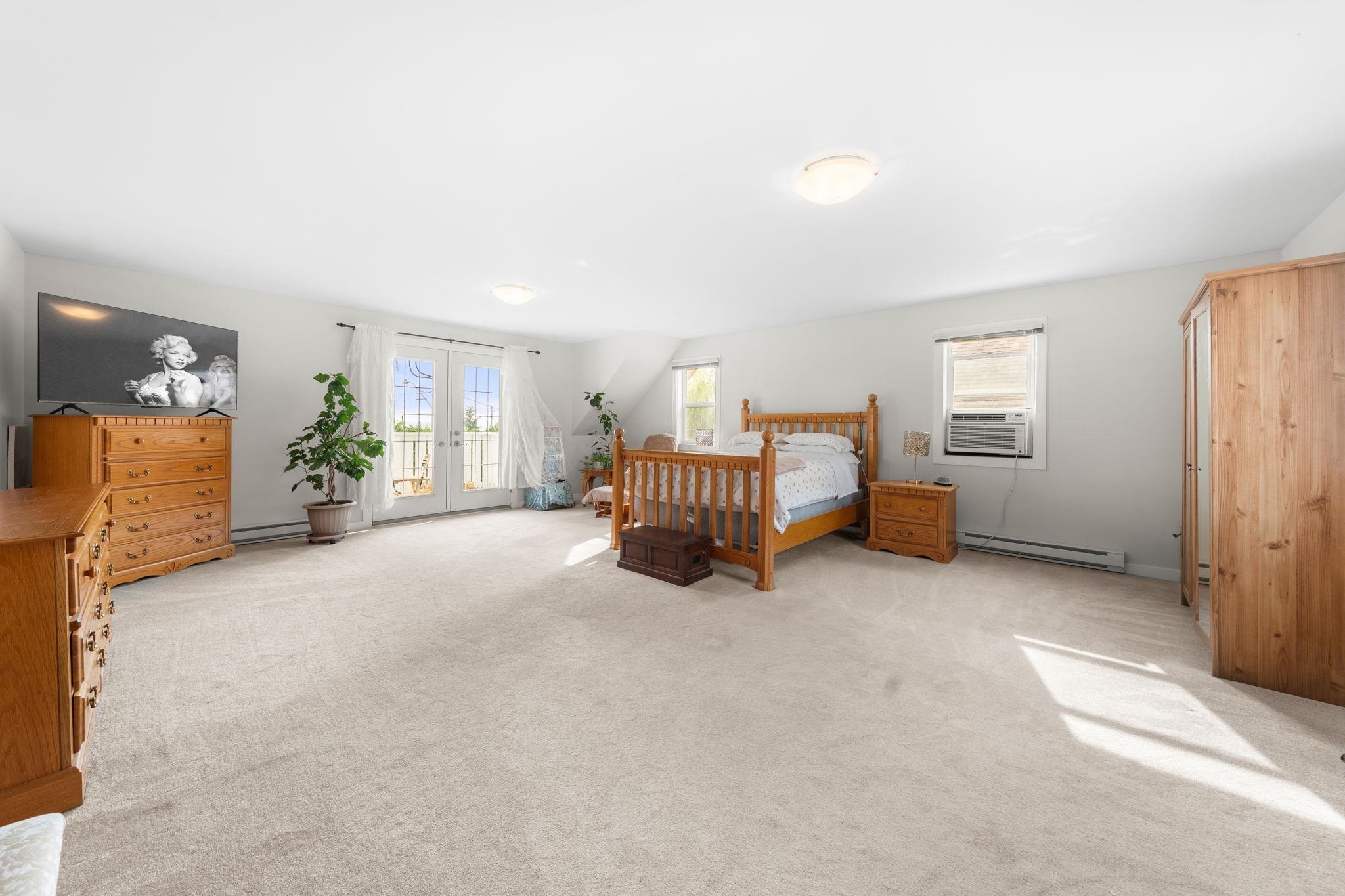 462 E 4TH STREET
