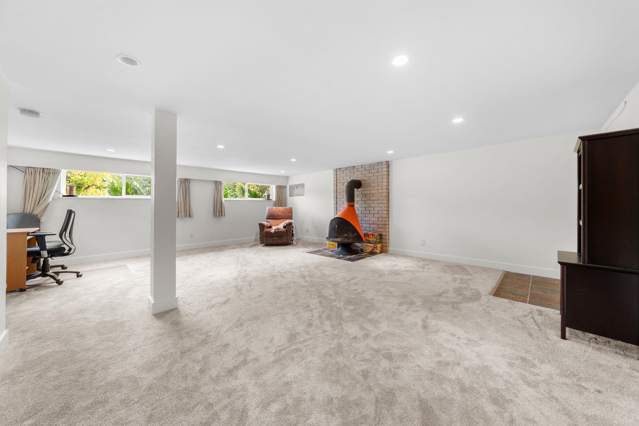 462 E 4TH STREET