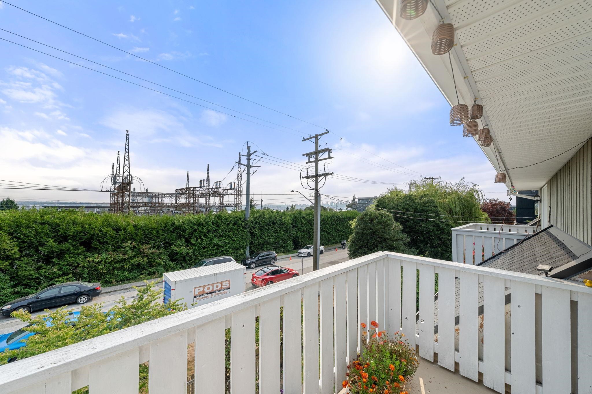 462 E 4TH STREET