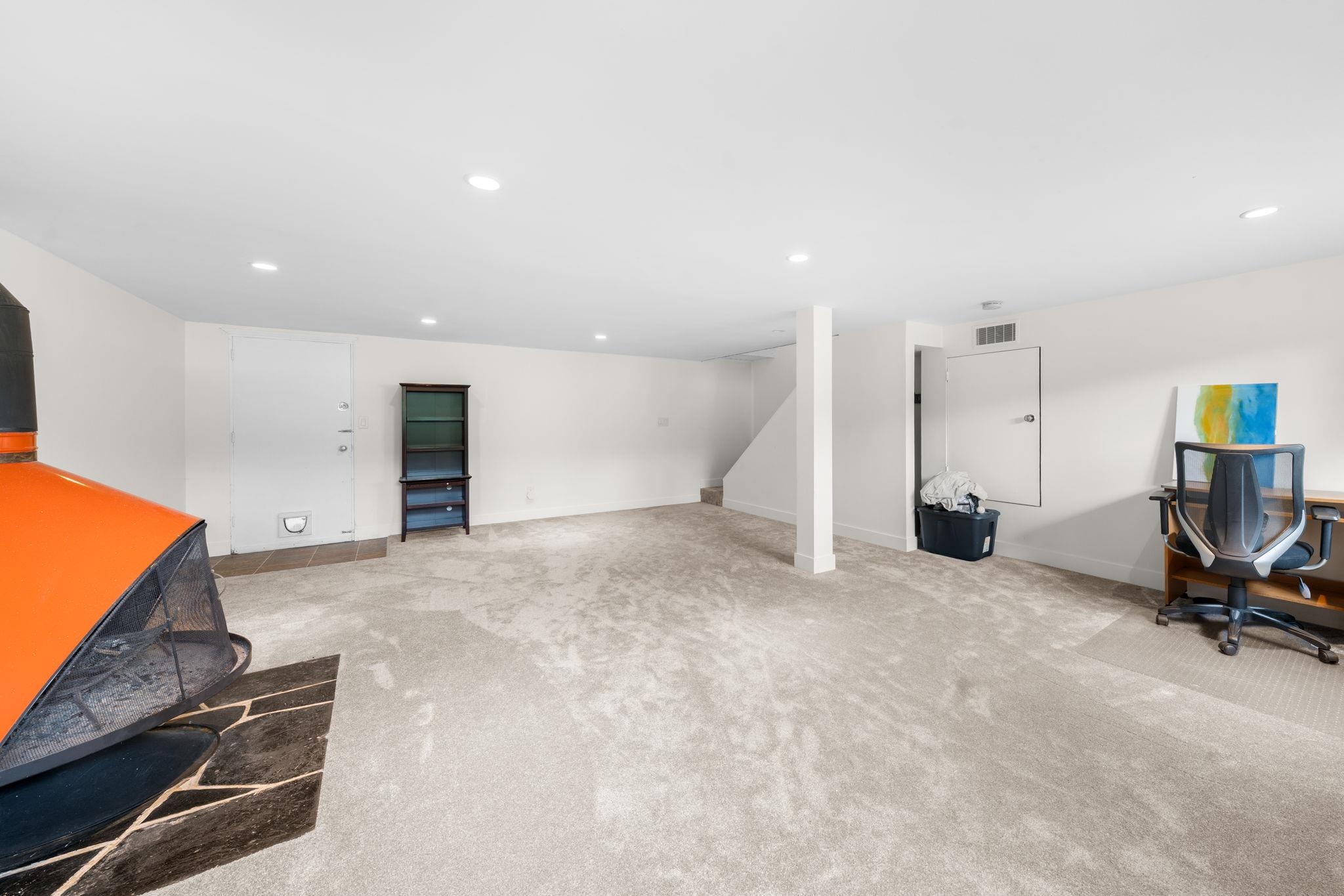 462 E 4TH STREET