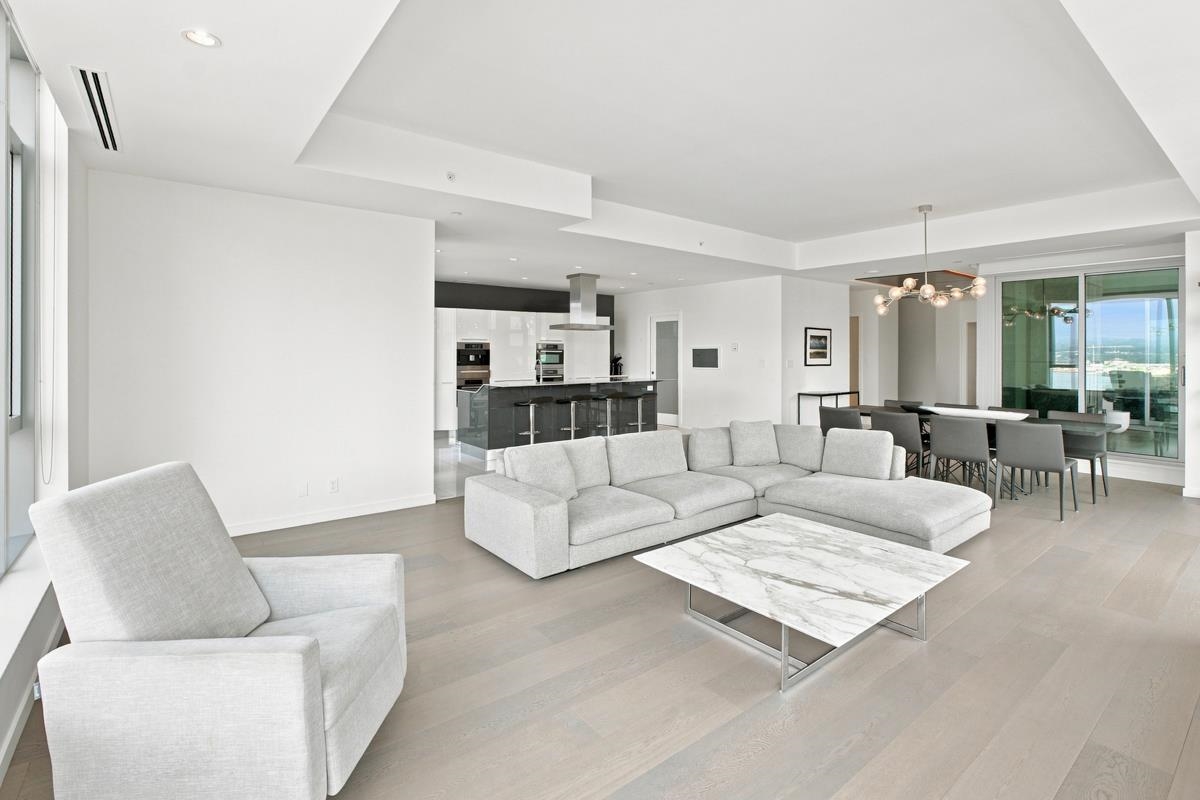1701 277 THURLOW STREET