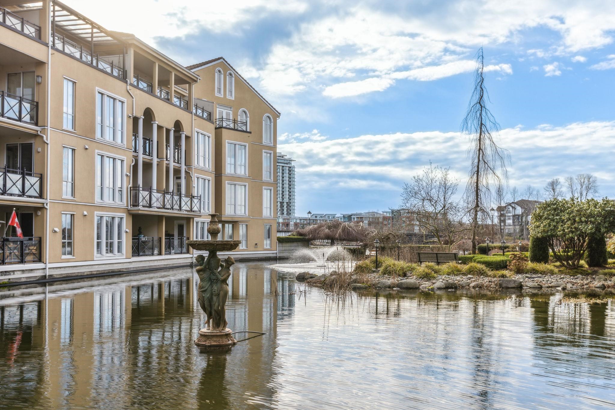 401 2 RENAISSANCE SQUARE