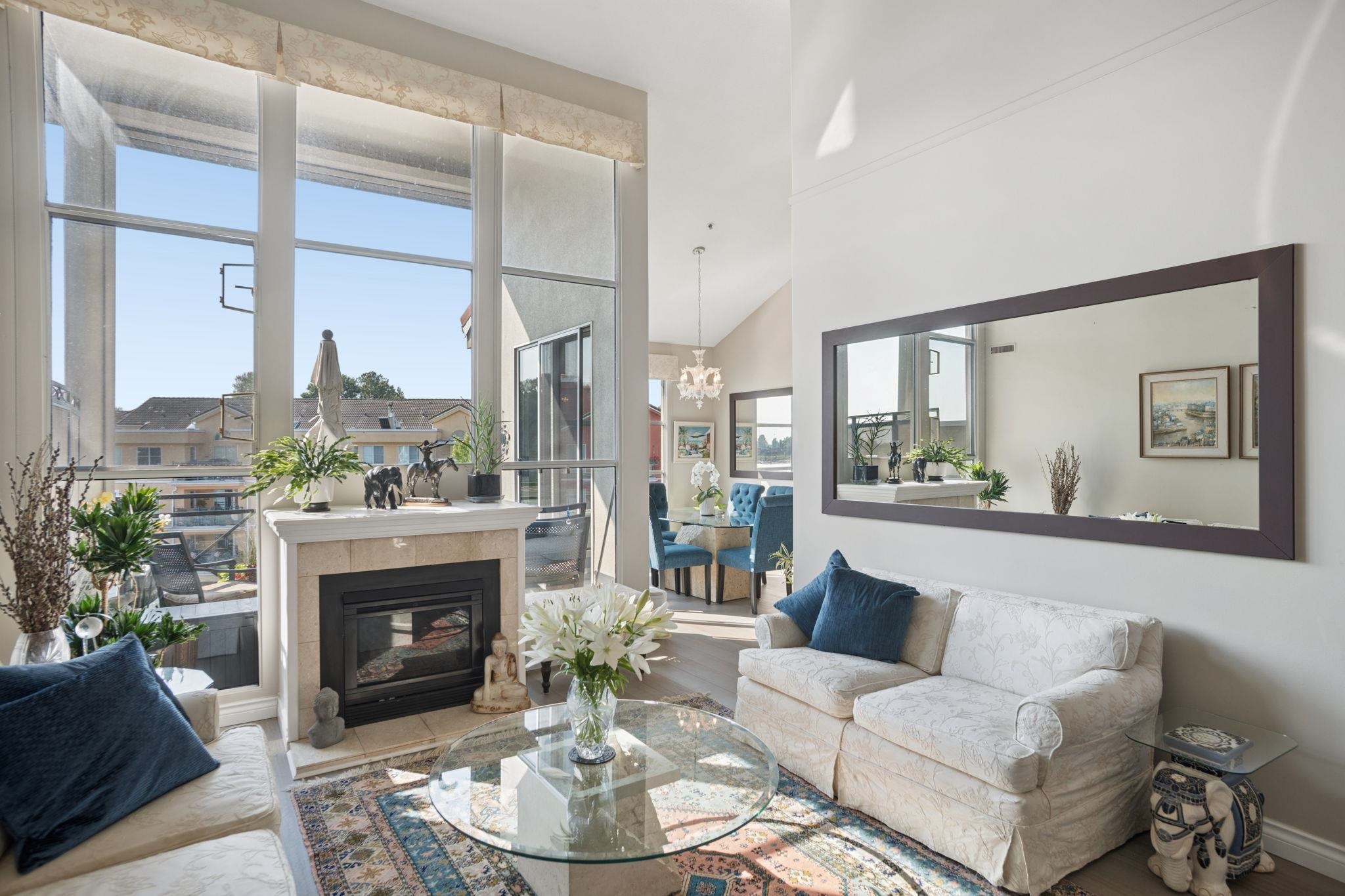 401 2 RENAISSANCE SQUARE