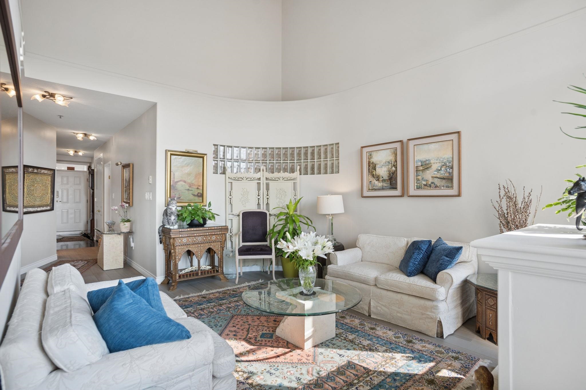 401 2 RENAISSANCE SQUARE