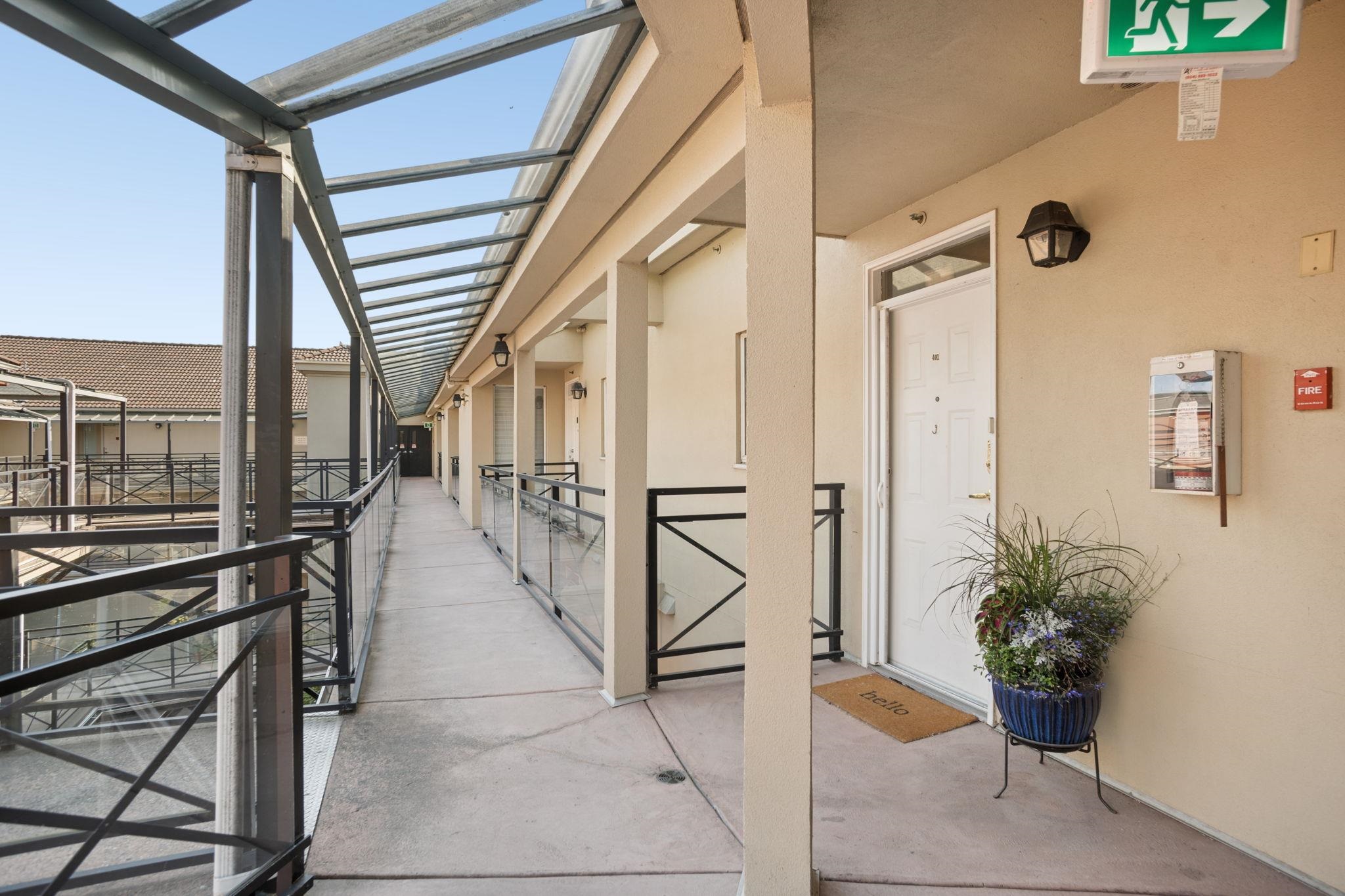 401 2 RENAISSANCE SQUARE
