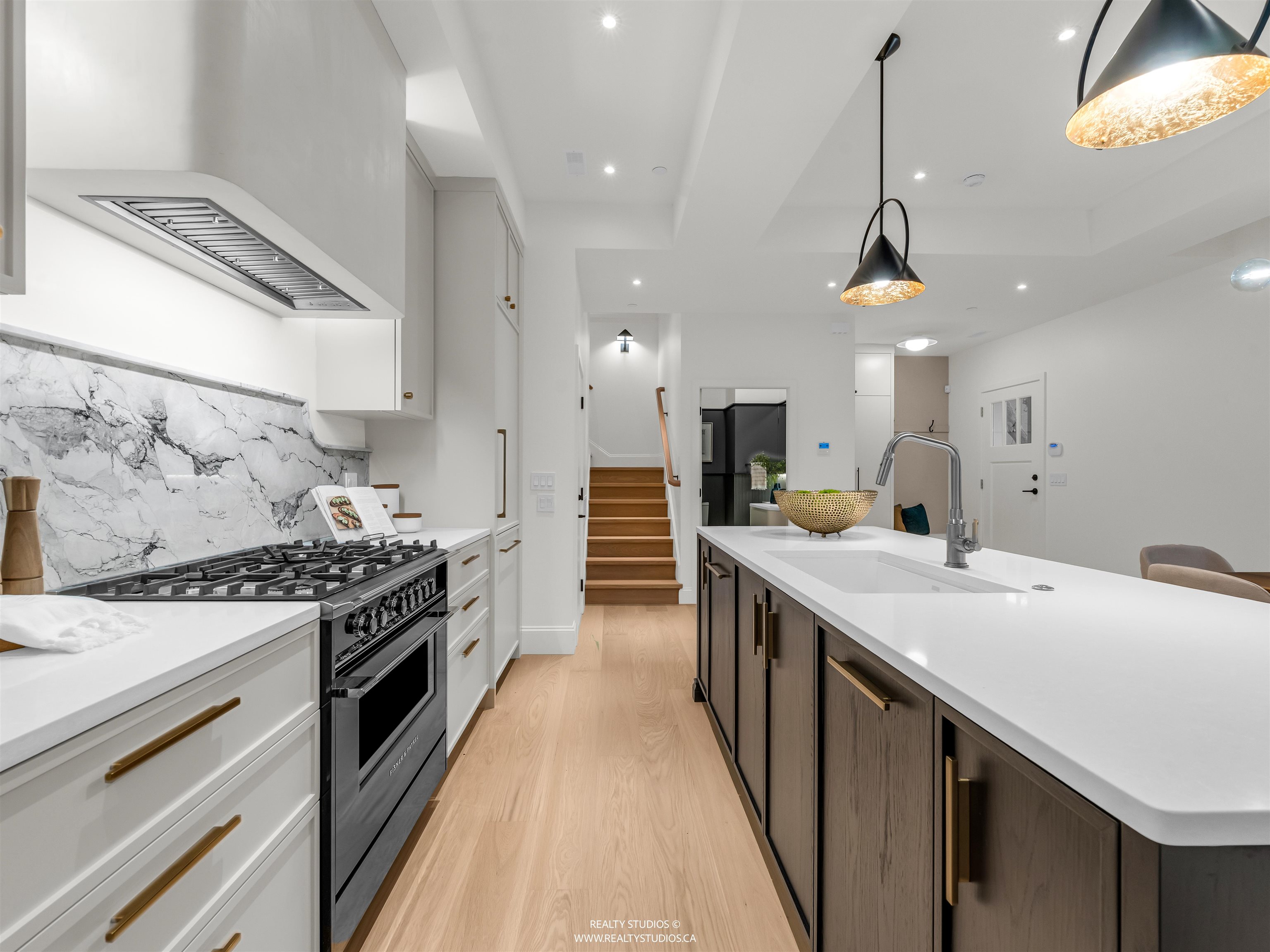 4090 MAPLE CRESCENT