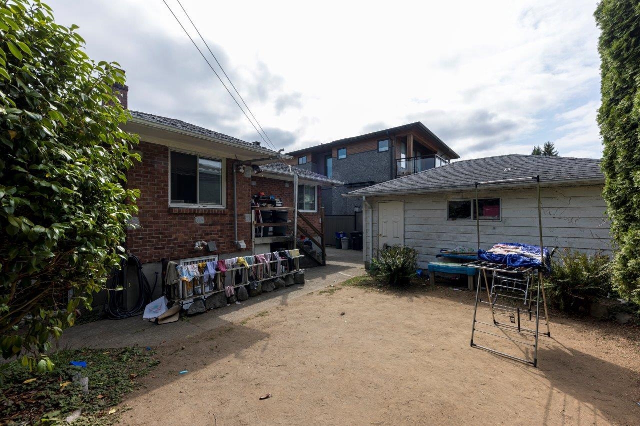 911 SPERLING AVENUE