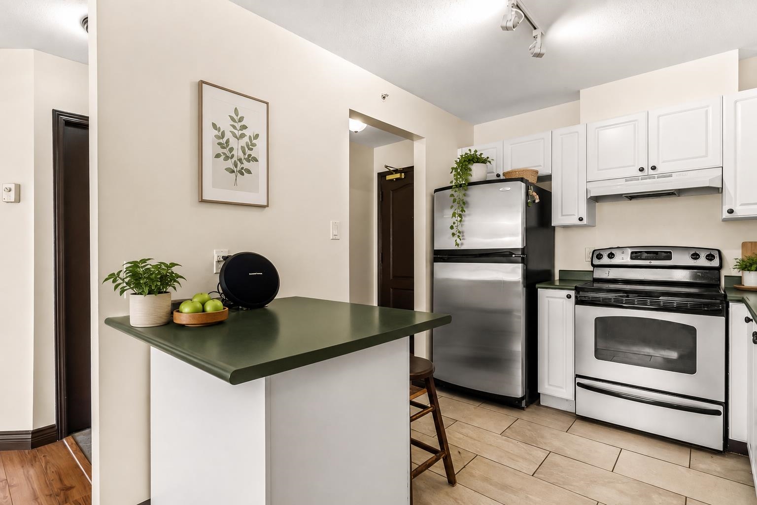 122 2551 PARKVIEW LANE