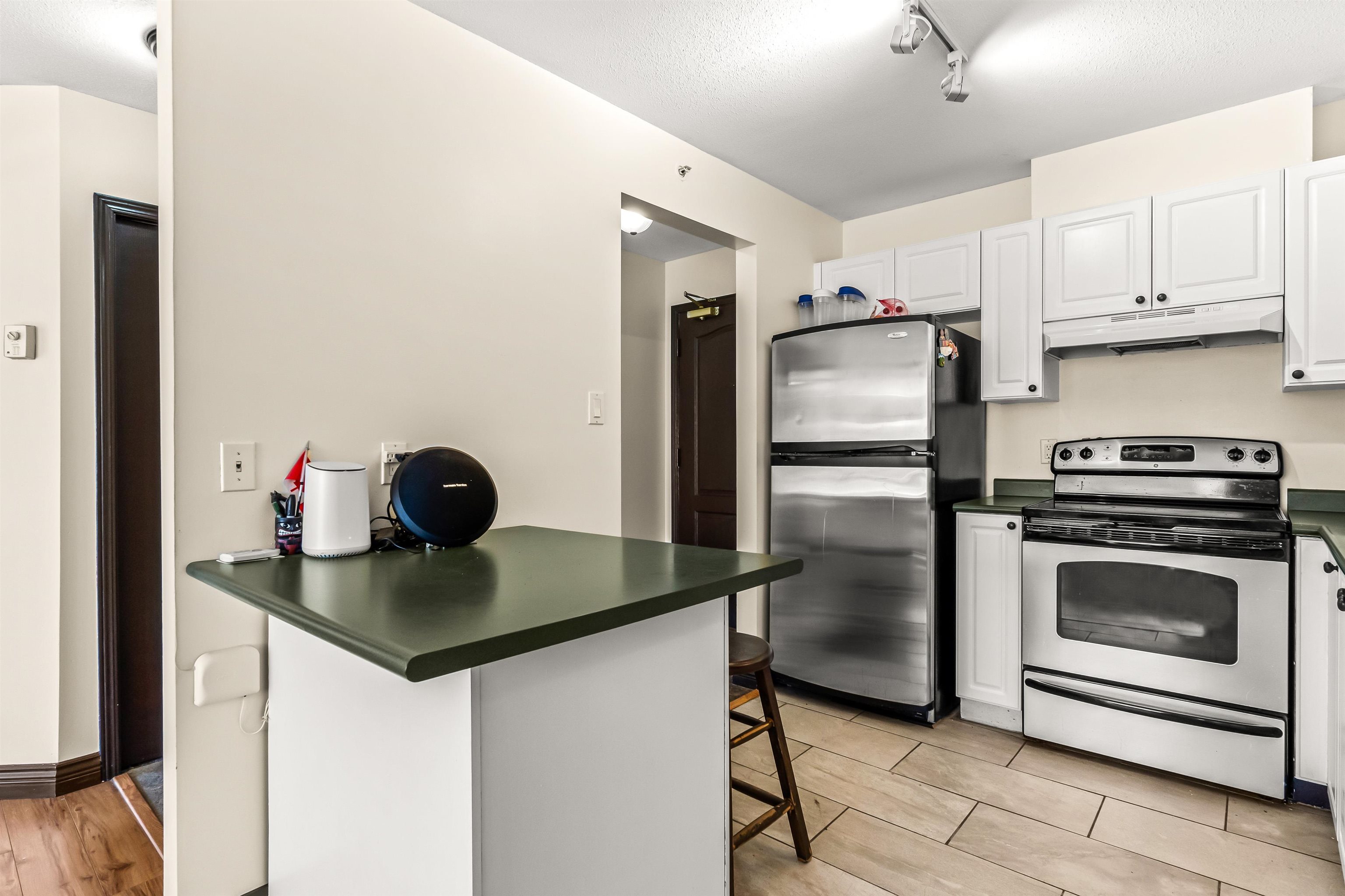 122 2551 PARKVIEW LANE