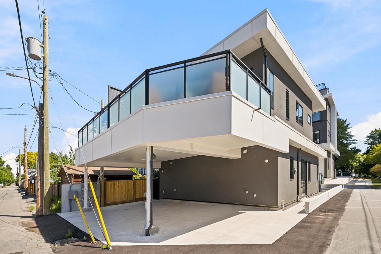 1 2511 KITCHENER STREET