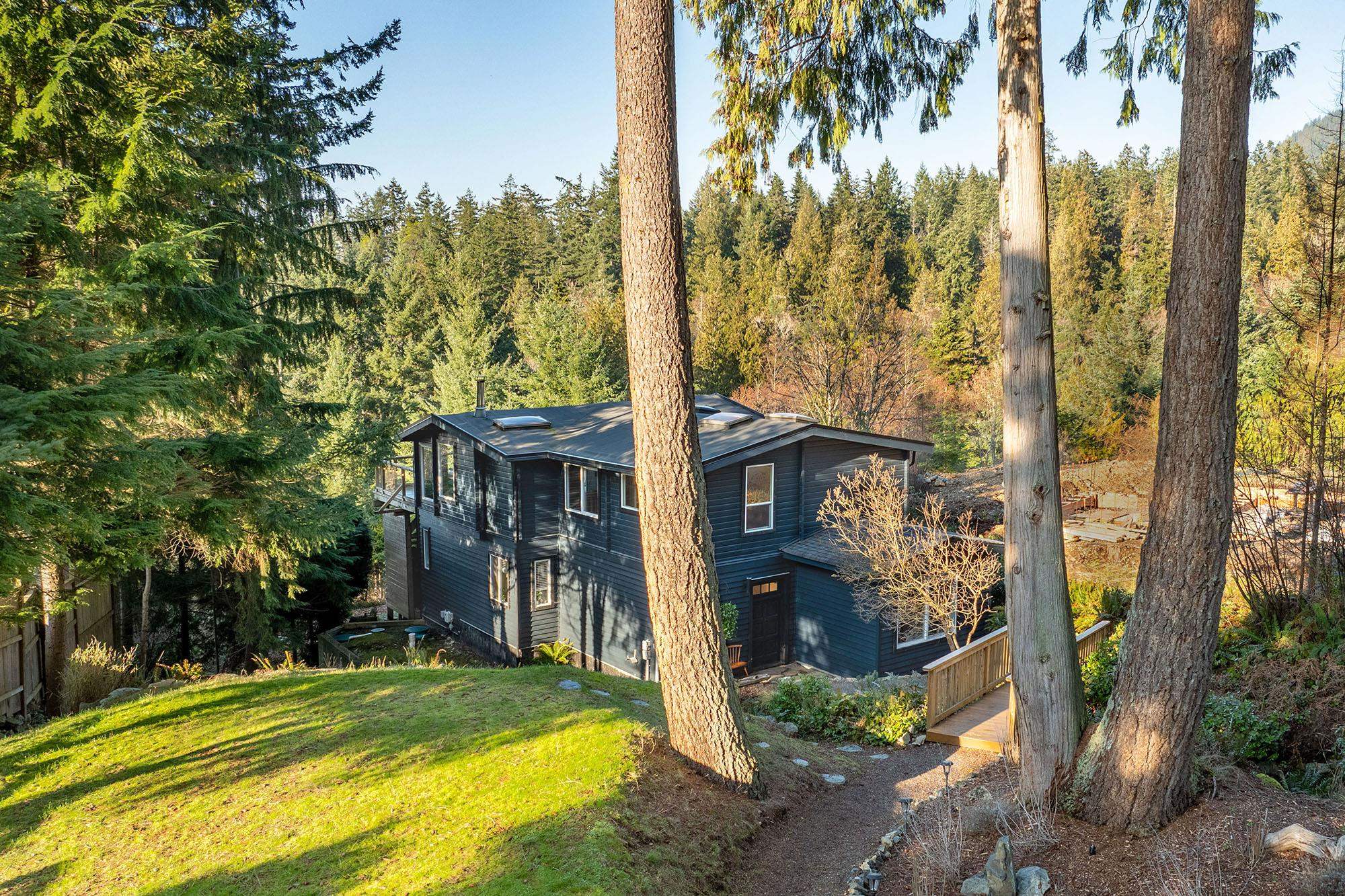 1608 WHITESAILS DRIVE