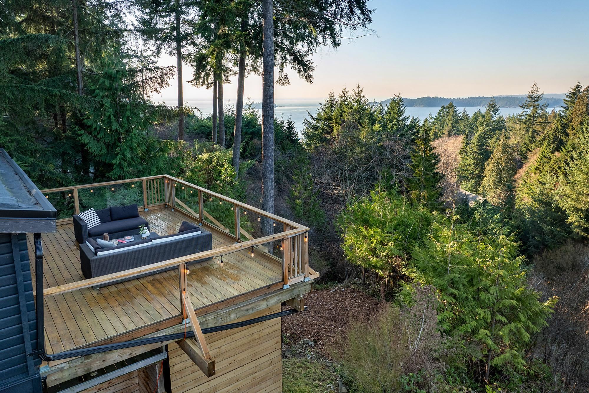 1608 WHITESAILS DRIVE