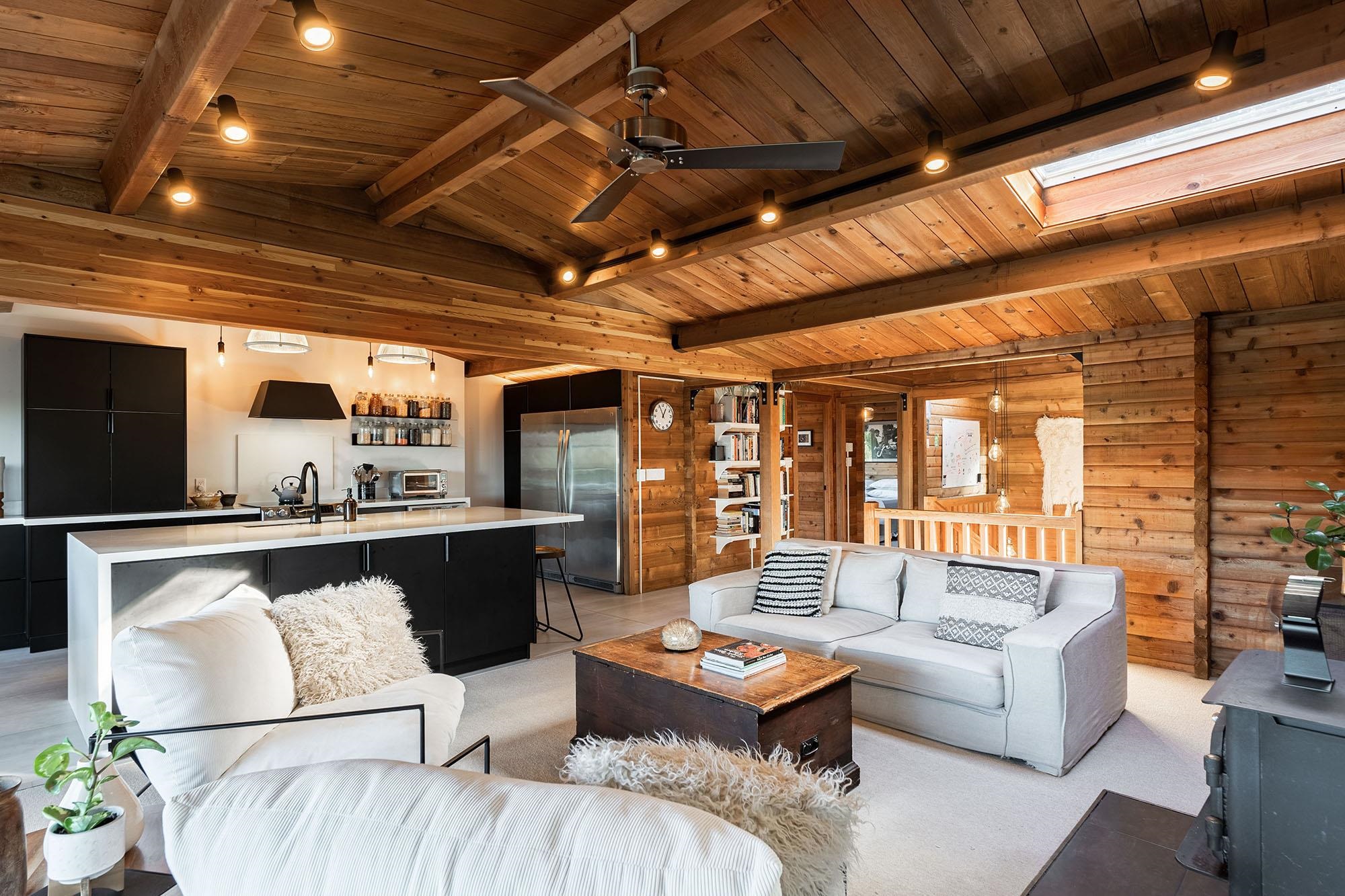 1608 WHITESAILS DRIVE
