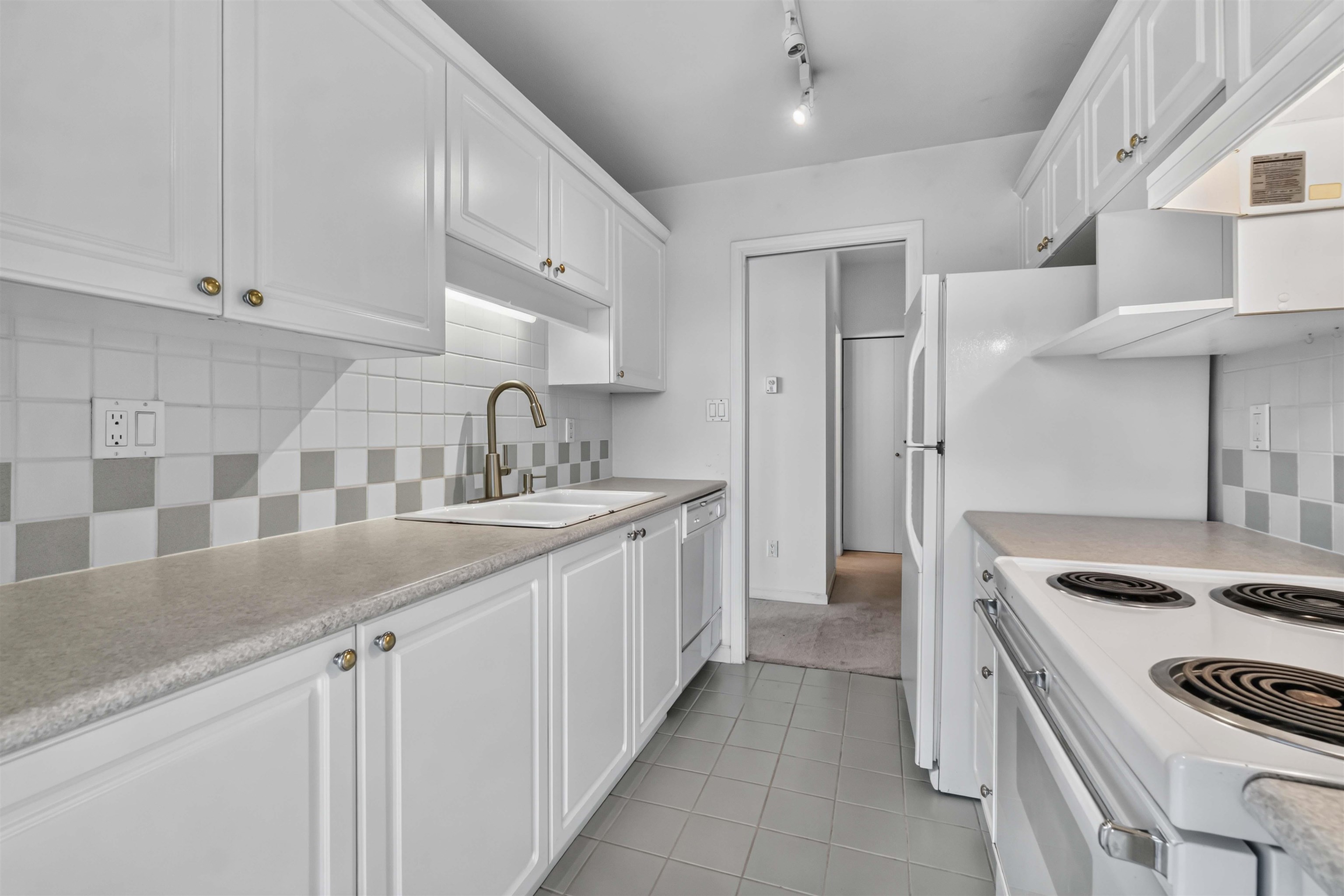 803 6838 STATION HILL DRIVE