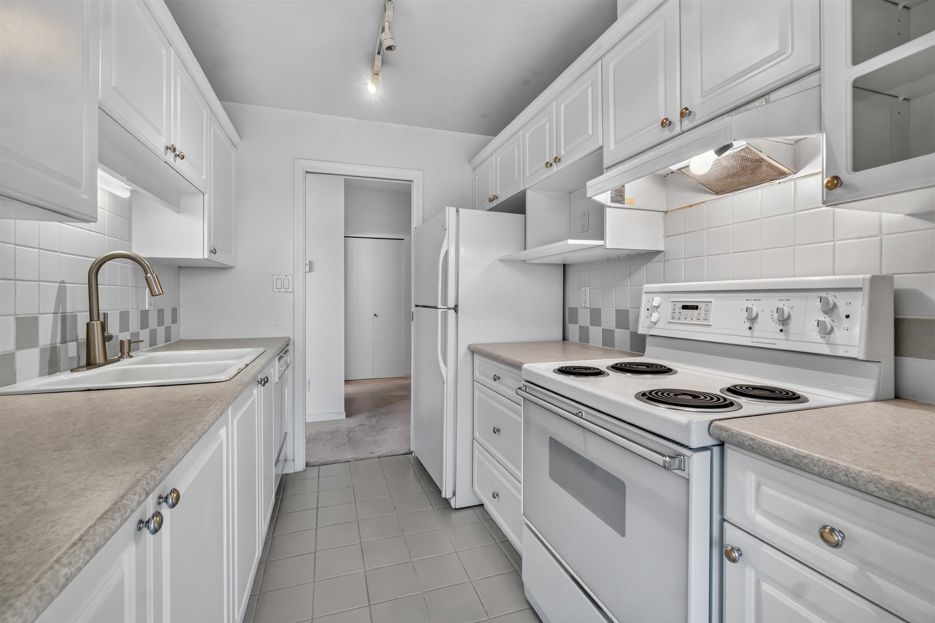 803 6838 STATION HILL DRIVE
